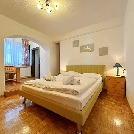 Alpenhof & Nearby Apartment