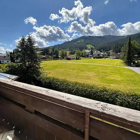 Alpenhof & Nearby Apartment