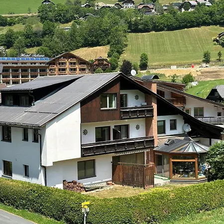 Apartment Alpenhof & Nearby Bad Kleinkirchheim